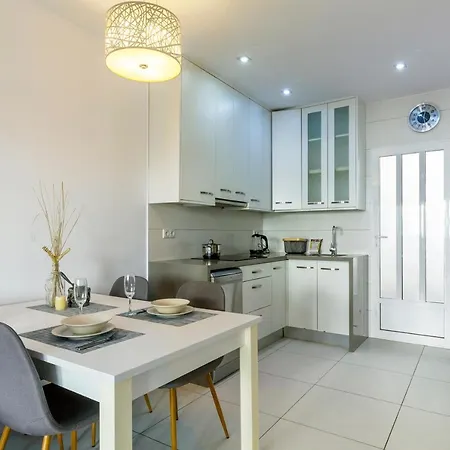 Pink Vistabella 1 - Winter By The Sea تورّيفيِخا