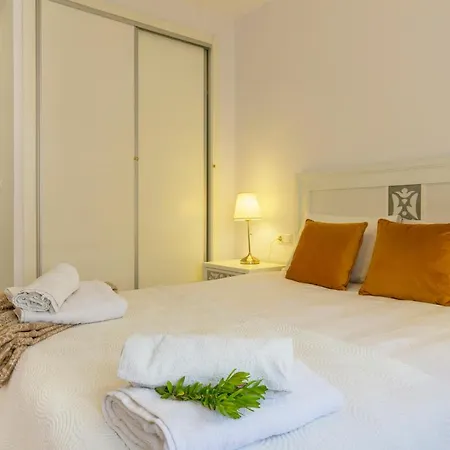 Pink Vistabella 1 - Winter By The Sea شقة تورّيفيِخا