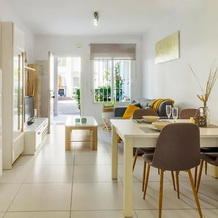 شقة Pink Vistabella 1 - Winter By The Sea